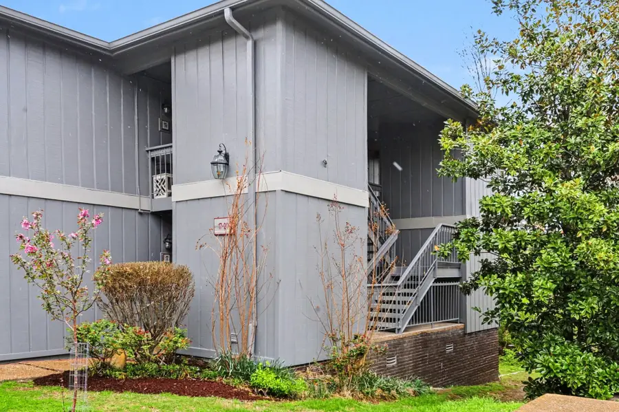21 Vaughns Gap Rd #20, Nashville, TN 37205 - #3
