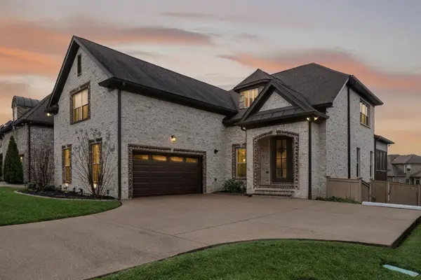 607 Southshore Pt, Mount Juliet, TN 37122