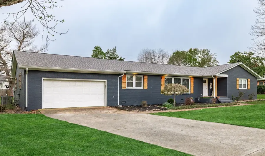 516 N Russell St, Portland, TN 37148 - #2