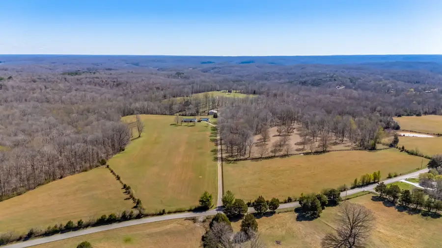 801 Collier Bend Road, Charlotte, TN 37036 - #2