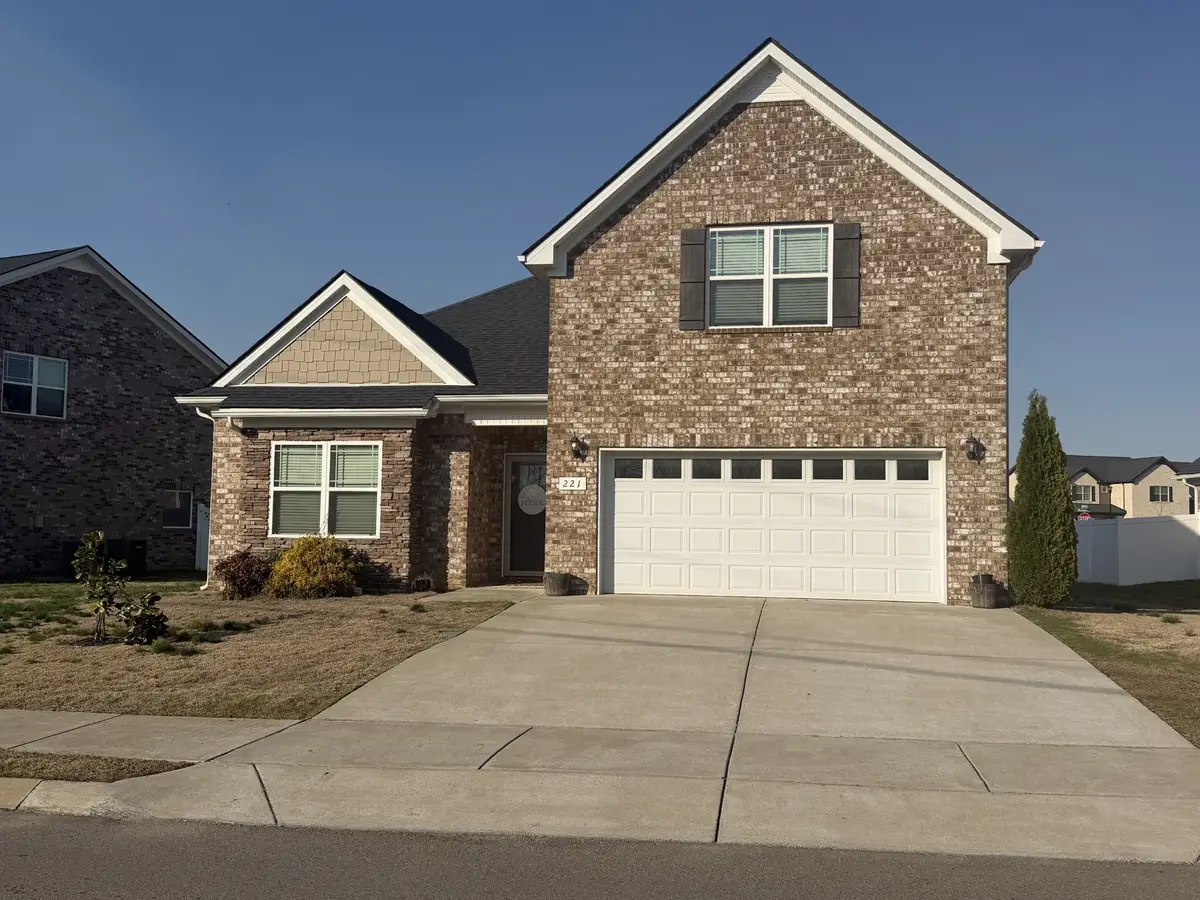 221 Thorpe Dr, Spring Hill, TN 37174 - #1
