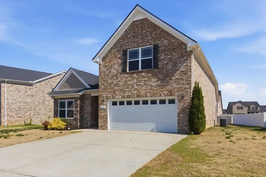 221 Thorpe Dr, Spring Hill, TN 37174 - #2
