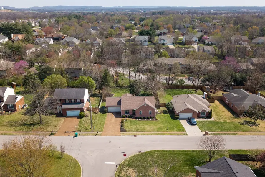 614 Winners Circle Pl, Thompsons Station, TN 37179 - #2