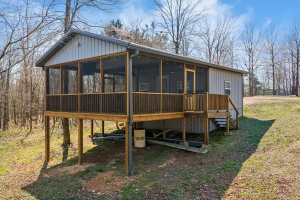 1029 Pine Tree Dr, Parsons, TN 38363