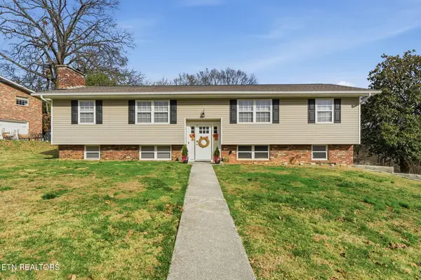 2322 Alice Bell Rd, Knoxville, TN 37914