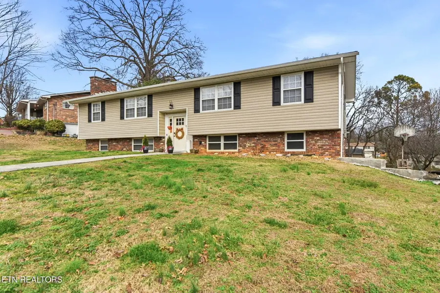 2322 Alice Bell Rd, Knoxville, TN 37914 - #2