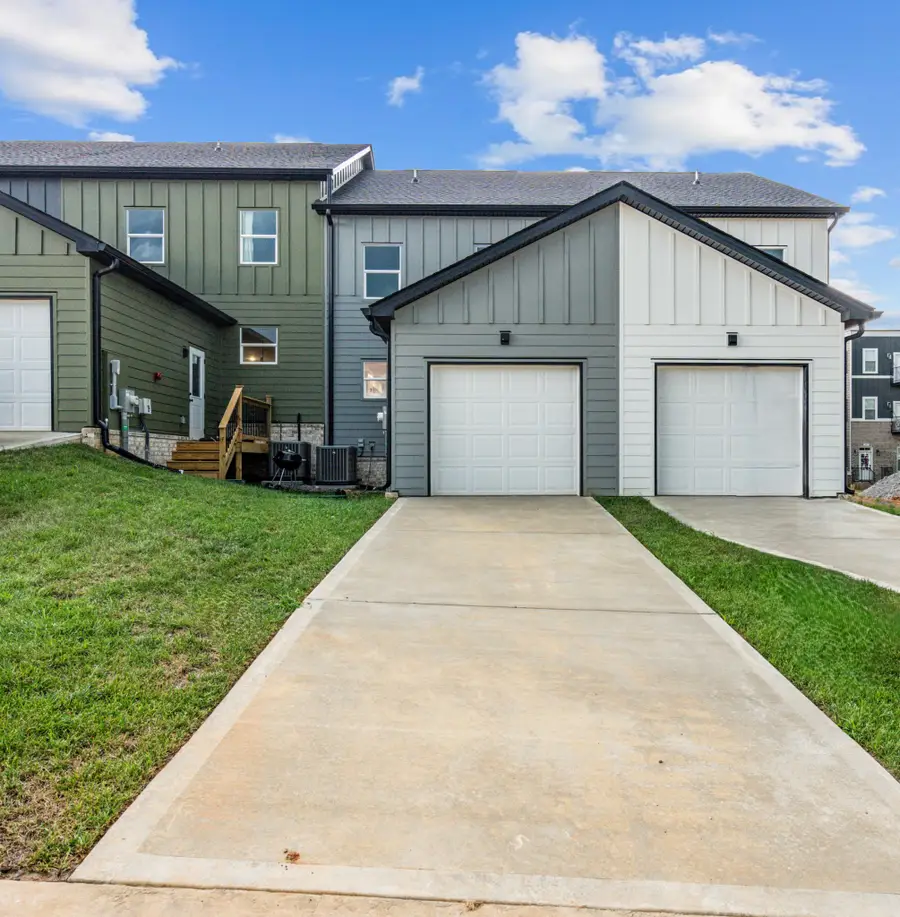 186 Charleston Ave, Pleasant View, TN 37146 - #2