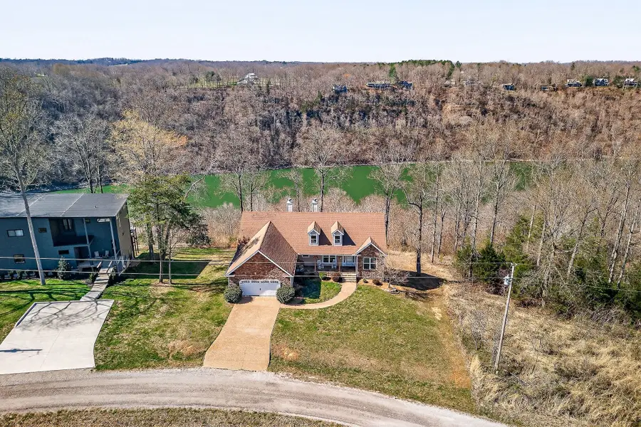1175 W Hutchins Bend Rd, Sparta, TN 38583 - #2