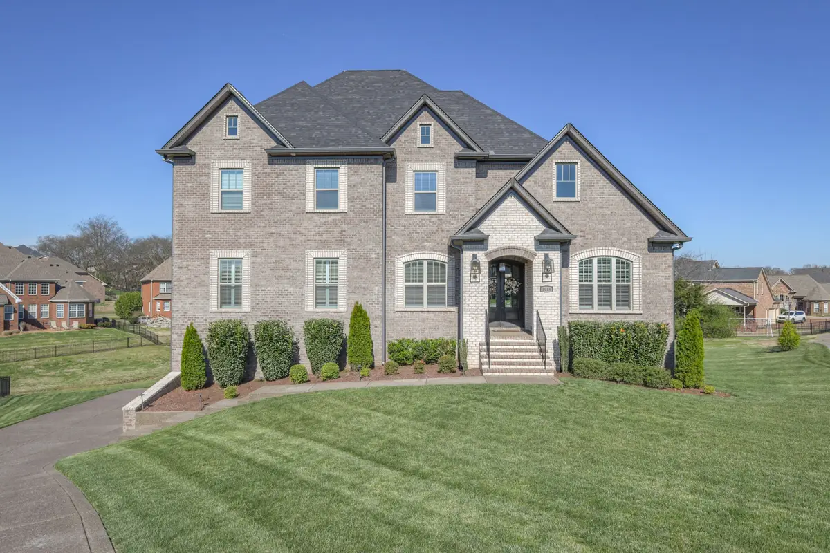 1014 Keeneland Dr, Gallatin, TN 37066 - #1