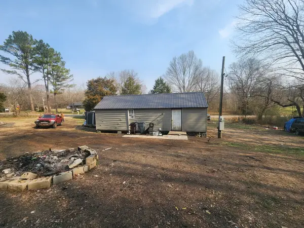 1200 Bloom Landing Rd, Charlotte, TN 37036