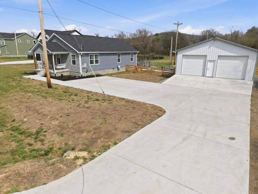 221 Western Ave, Hartsville, TN 37074 - #3