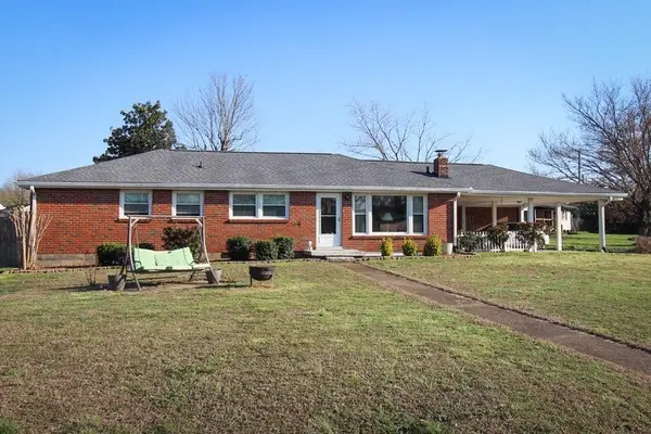 1800 Meadowbrook Dr, Springfield, TN 37172