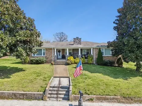 208 N Main St, Cornersville, TN 37047 - #2