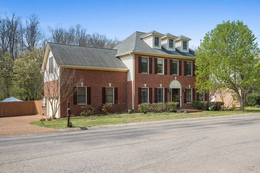 132 Sequoyah Ln, Nashville, TN 37221 - #2