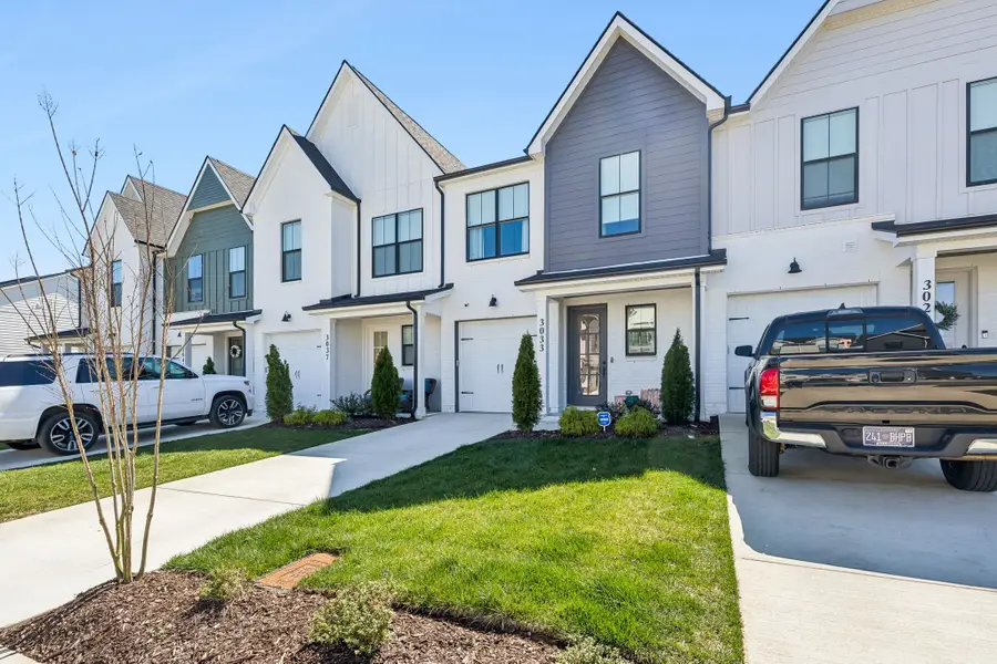 3033 Inman Dr, Thompsons Station, TN 37179 - #3