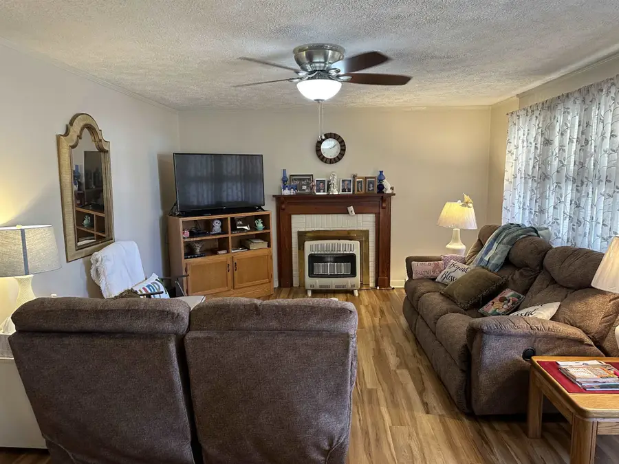 160 Harbert Dr, Savannah, TN 38372 - #3