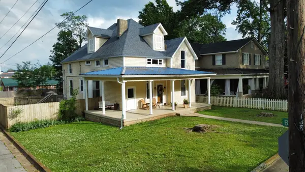 201 Pleasant St, Mount Pleasant, TN 38474