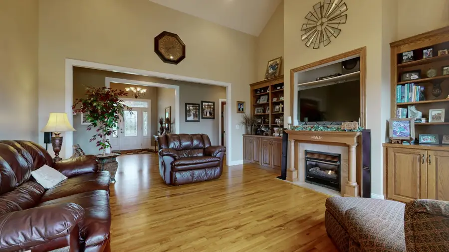 651 Williams St, Decherd, TN 37324 - #2