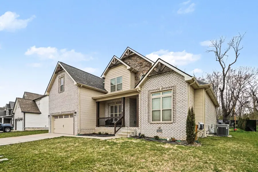 1279 Highgrove Ln, Clarksville, TN 37043 - #2