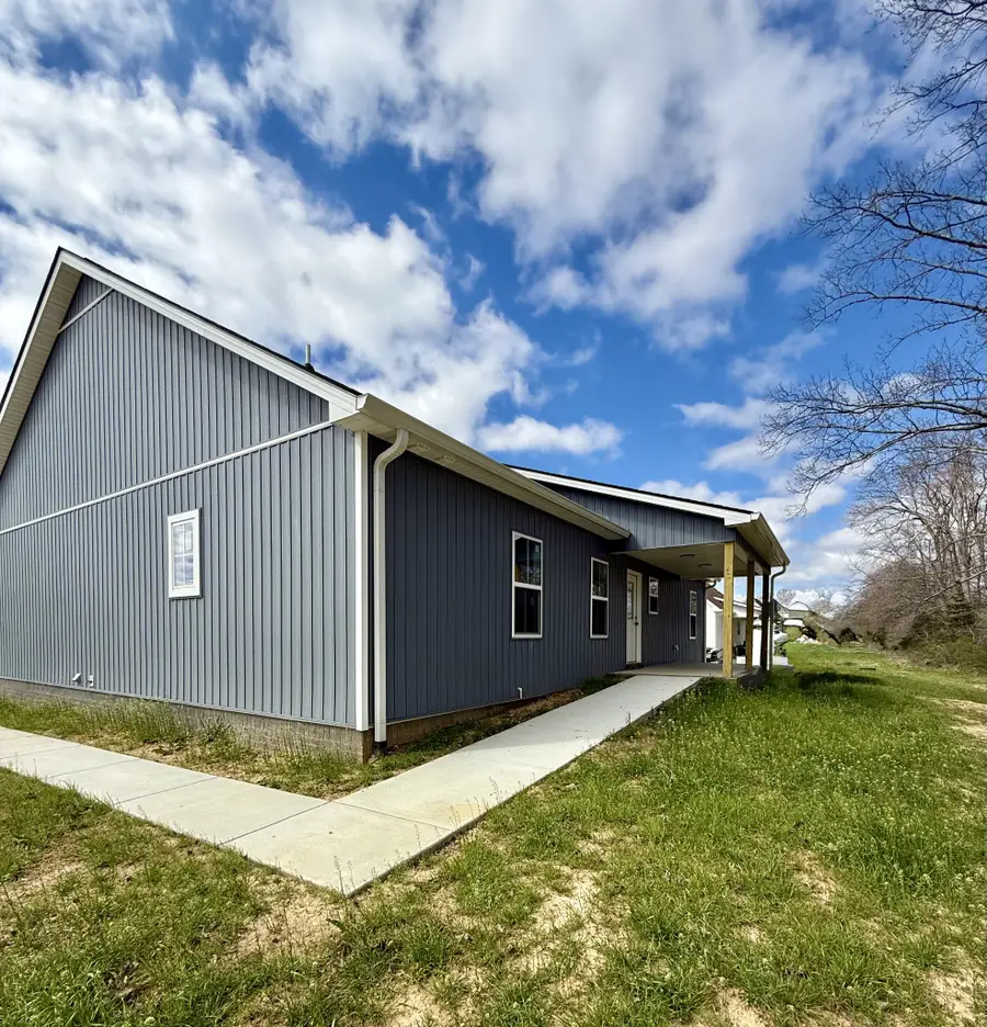 306 Cassie Dr, Lafayette, TN 37083 - #3