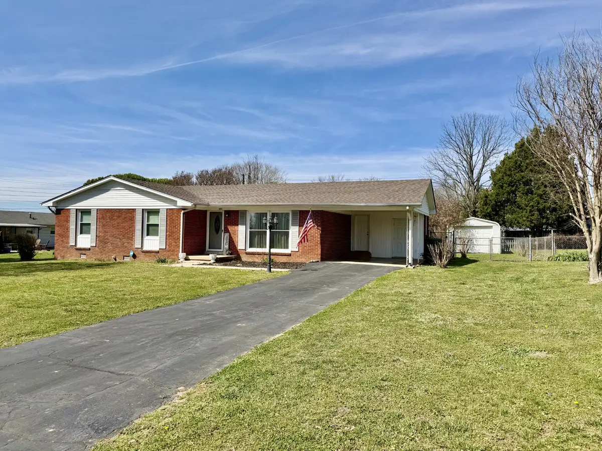 402 Hoffman St, Lawrenceburg, TN 38464 - #1