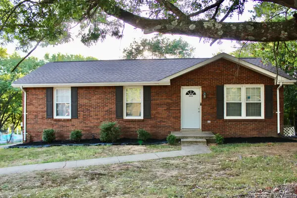 1810 Apex Dr, Clarksville, TN 37040