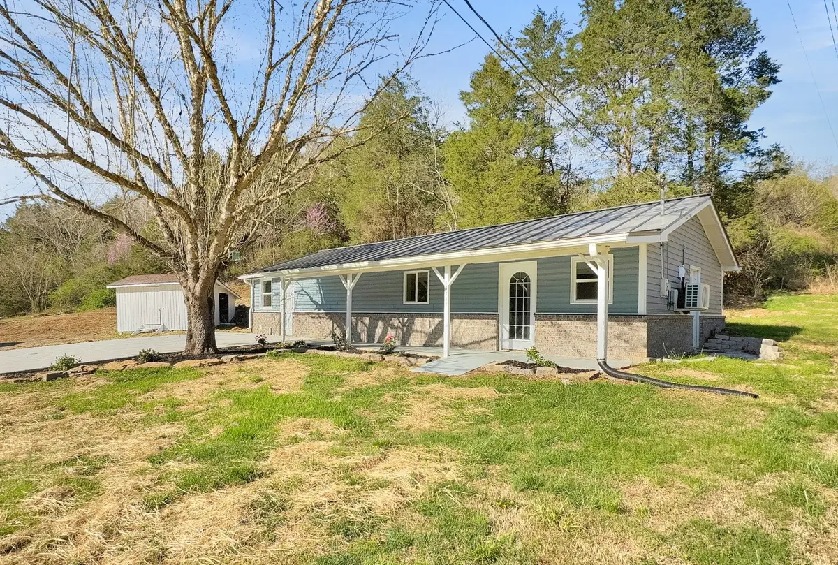 3337 Hartsville Rd, Lafayette, TN 37083 - #1