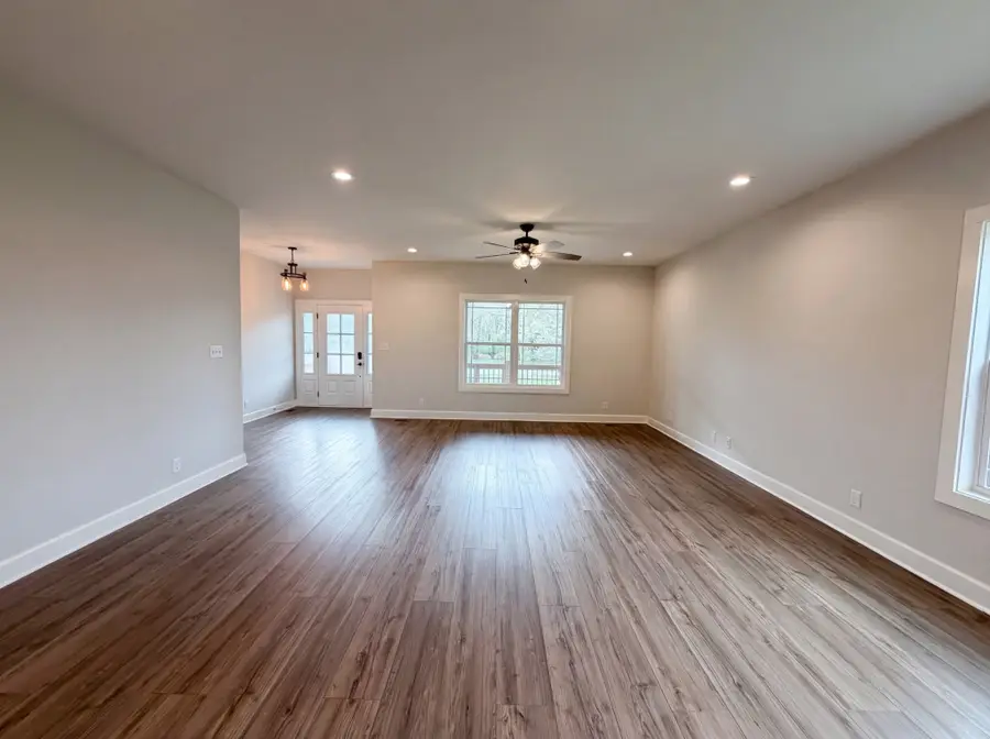 996 Gratton Rd, Clarksville, TN 37043 - #3