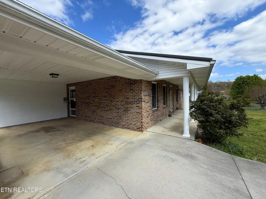 858 Burnett Drive, Newport, TN 37821 - #2