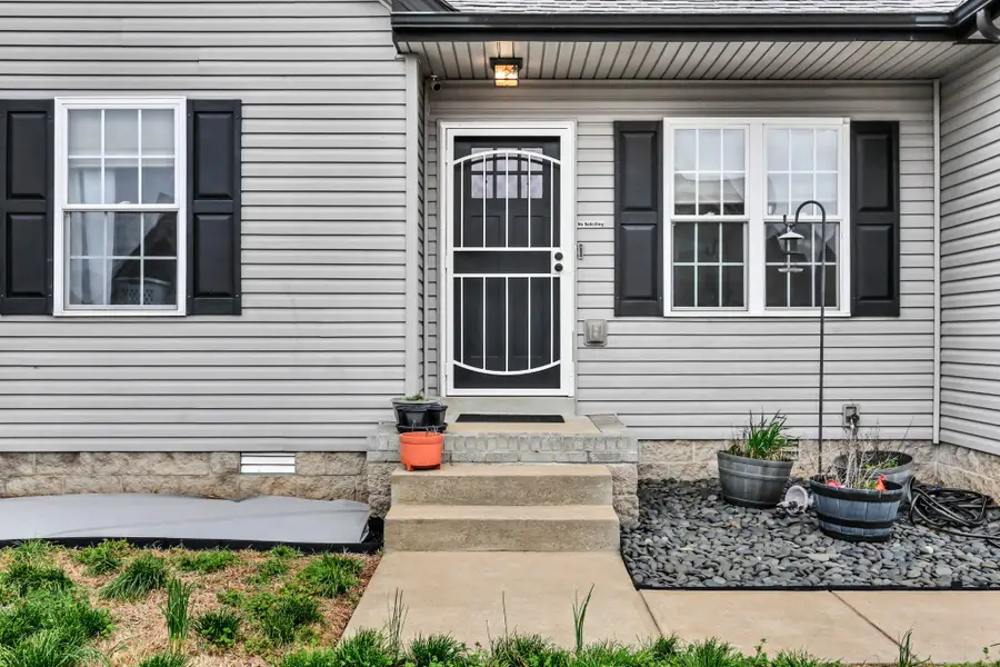 560 Falkland Cir, Clarksville, TN 37042 - #2