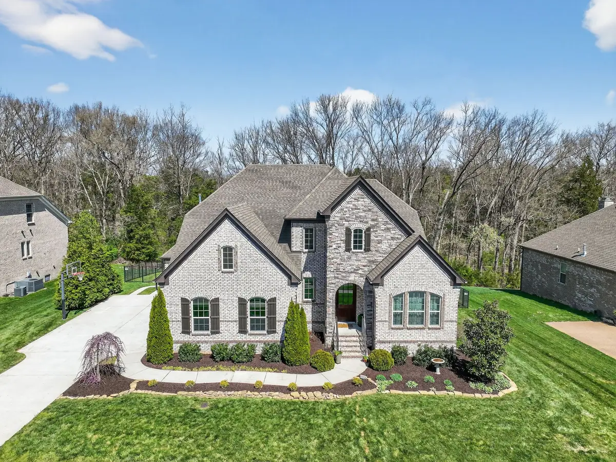 1034 Brighton Ln, Gallatin, TN 37066 - #1