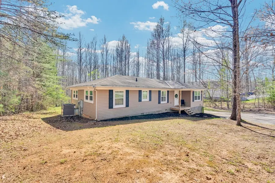 520 Hickory Ln, Sparta, TN 38583 - #2