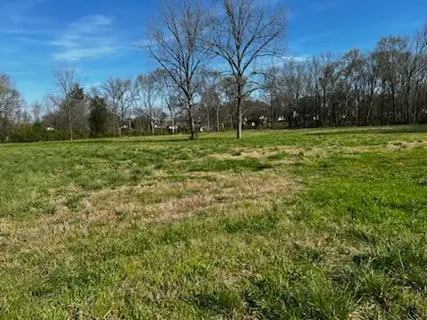 109 Neal St, Huntland, TN 37345 - #2