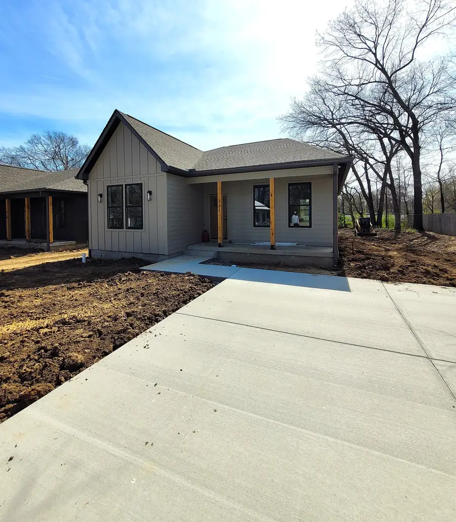 321 Jackson St, White Bluff, TN 37187 - #2