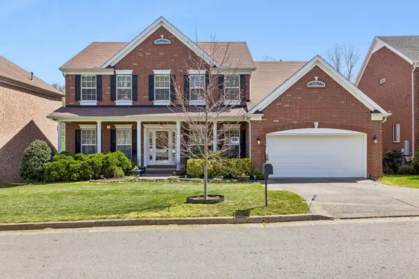 9733 Valley Springs Dr, Brentwood, TN 37027