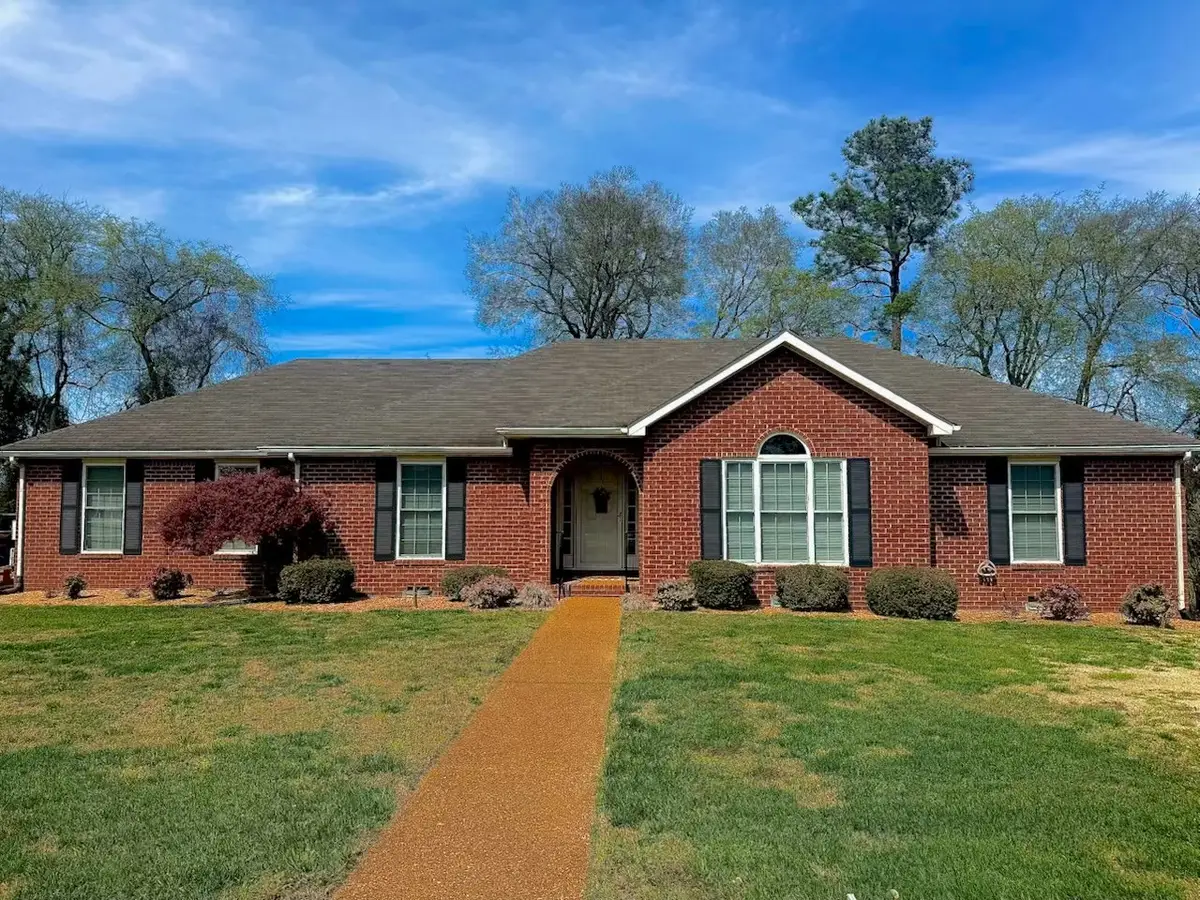 227 Megan Cir, Shelbyville, TN 37160 - #1