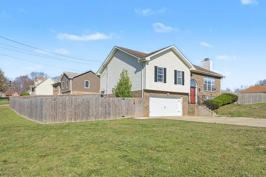 3129 Whitetail Dr, Clarksville, TN 37043 - #2