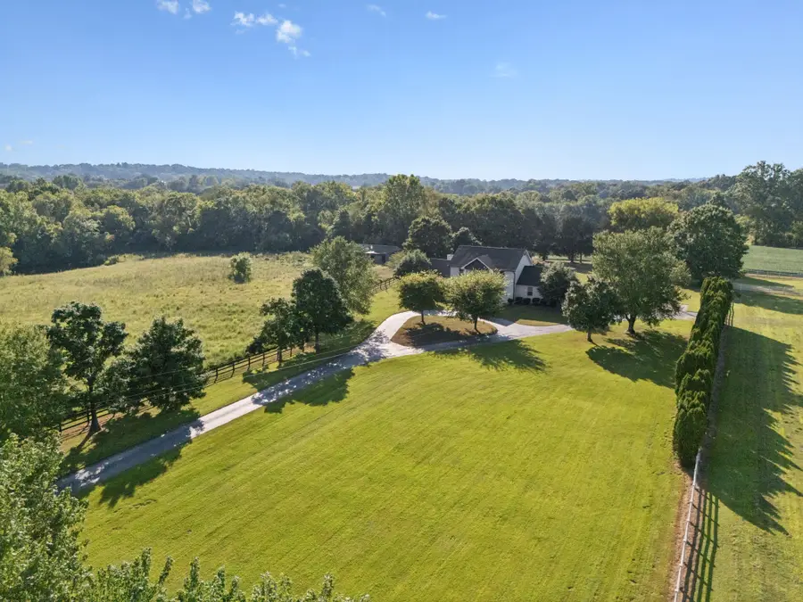 3935 Harmony Grove Rd, Hopkinsville, KY 42240 - #3