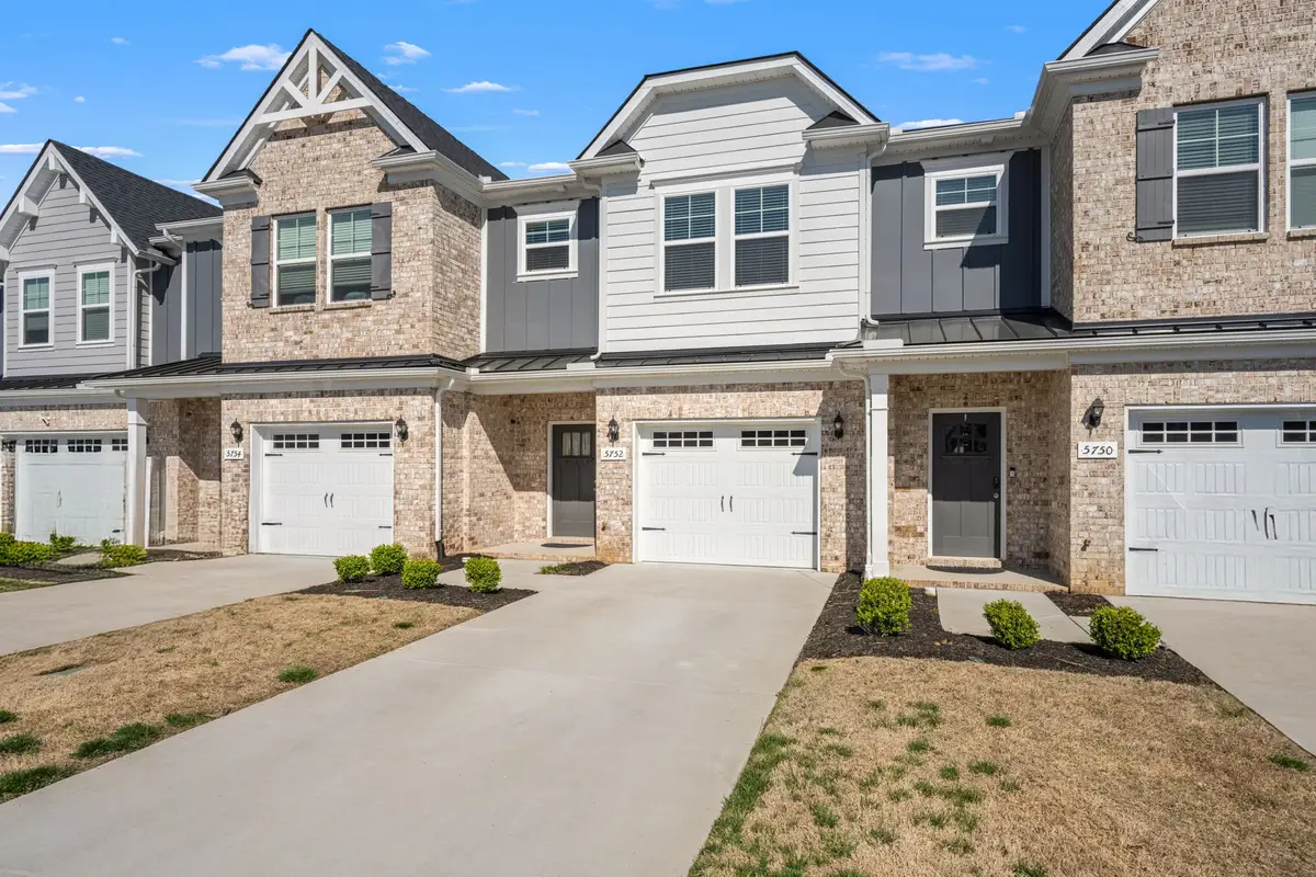 5752 Cloverwood Dr, Rockvale, TN 37153 - #1