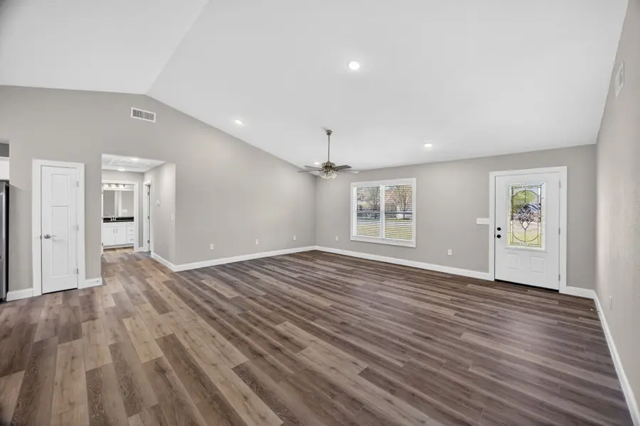 453 Hinch Mountain View Rd, Crossville, TN 38555 - #2