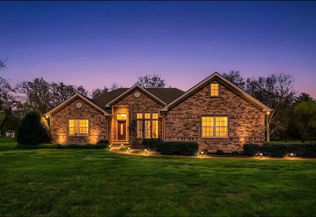 1524 Oak Branch Dr, Columbia, TN 38401 - #1