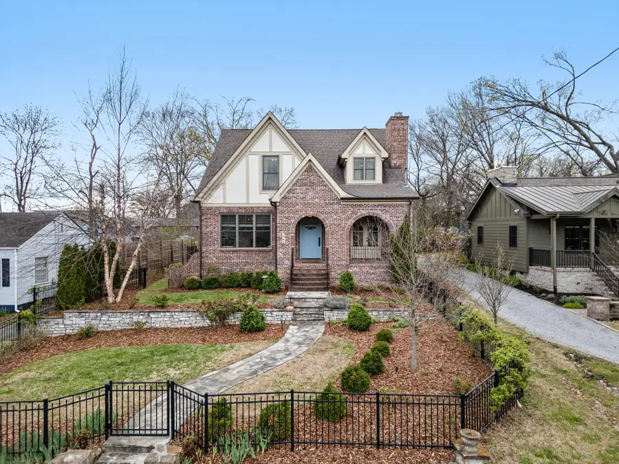 221 38th Ave N, Nashville, TN 37209 - #3