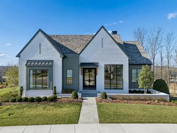 7338 Harlow Dr, College Grove, TN 37046