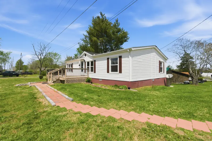 707 E Broad St, Dickson, TN 37055 - #2