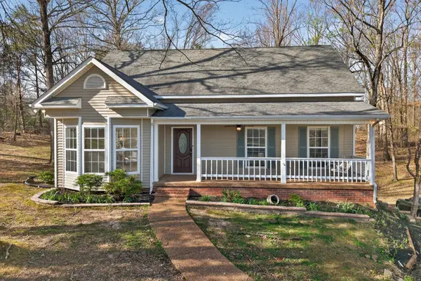 608 Beechtree Ct, Burns, TN 37029