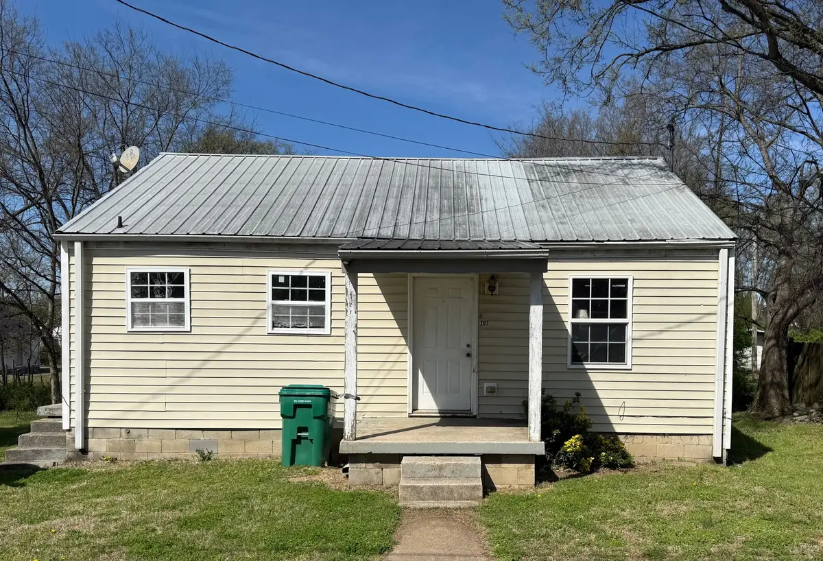 207 W Lester Ave, Lebanon, TN 37087 - #1