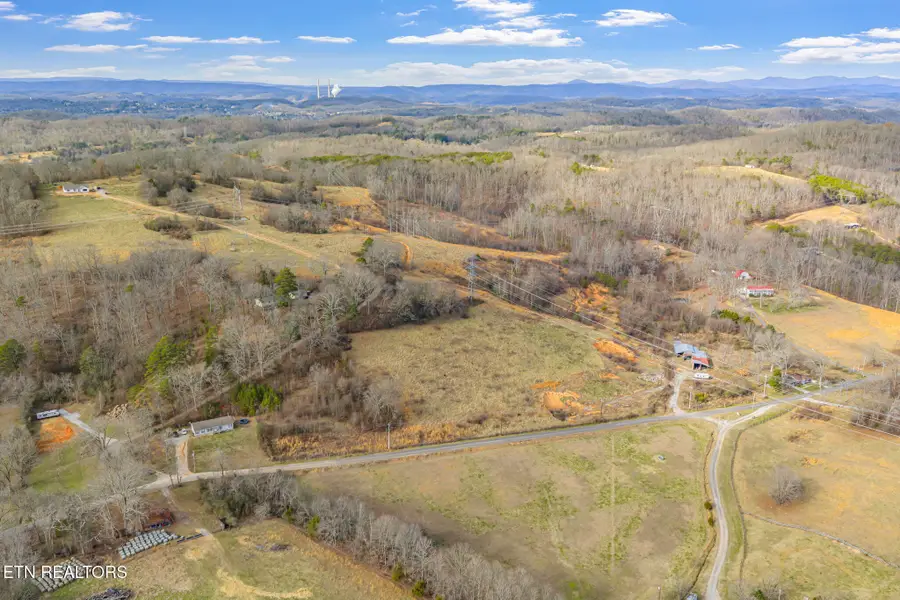 662 Buck Creek Rd, Kingston, TN 37763 - #3