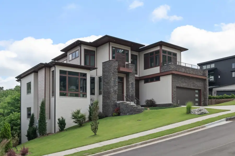 5820 Woodland Hills Dr, Nashville, TN 37211 - #2