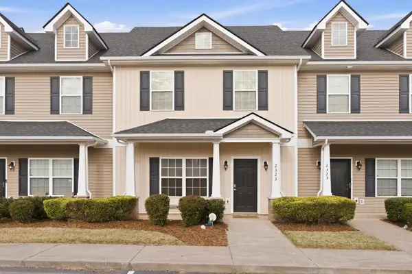 2323 New Holland Cir, Murfreesboro, TN 37128