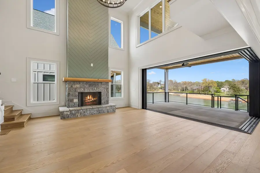 914 N Jefferson St, Winchester, TN 37398 - #3